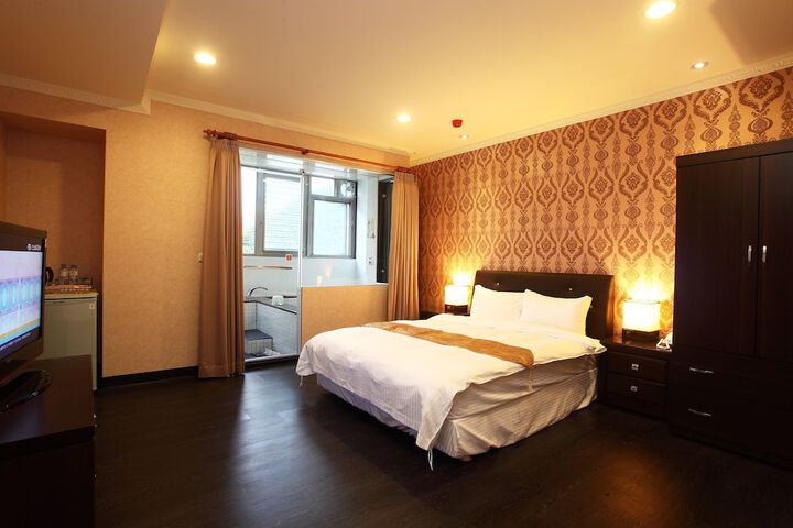 Room 9 of 79