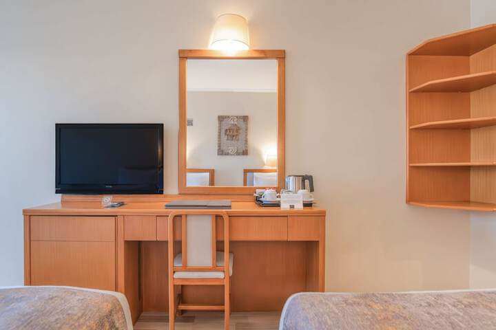 Room 22 of 203