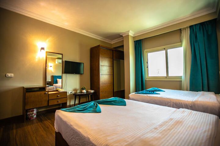 Room 9 of 42