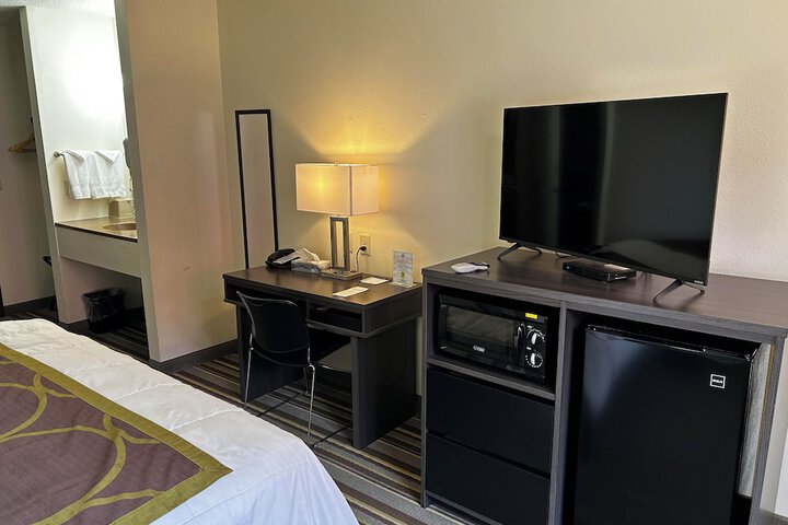 Room 6 of 27