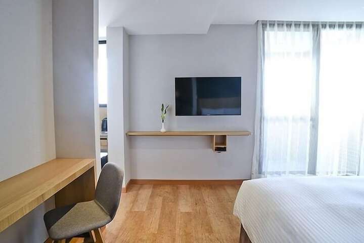 Room 5 of 27