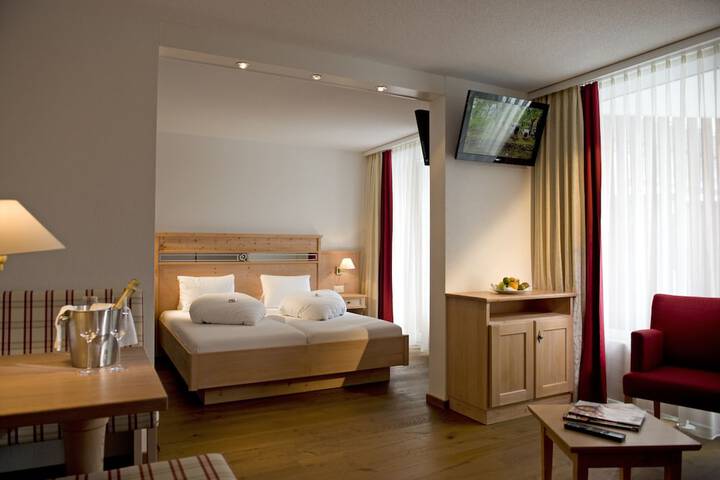 Room 6 of 40