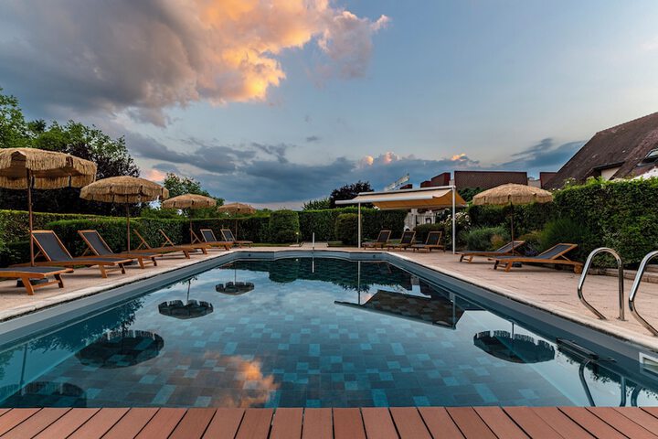Pool 24 of 56