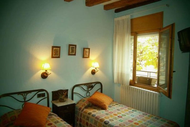 Room 5 of 65