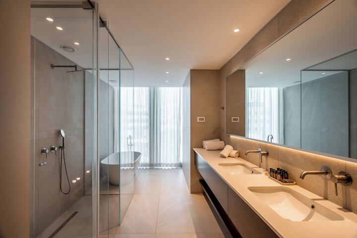 Room 16 of 22