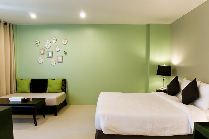 Room 7 of 42