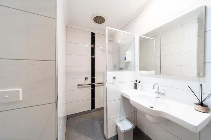 Room 15 of 22