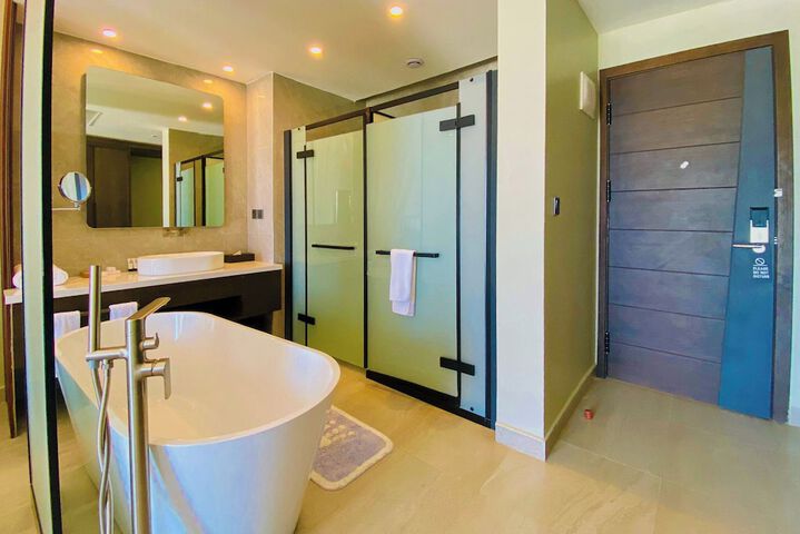 Room 32 of 120