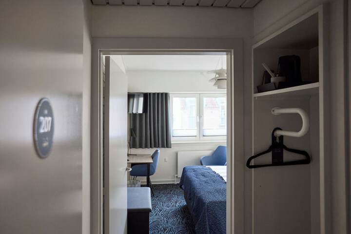 Room 121 of 184
