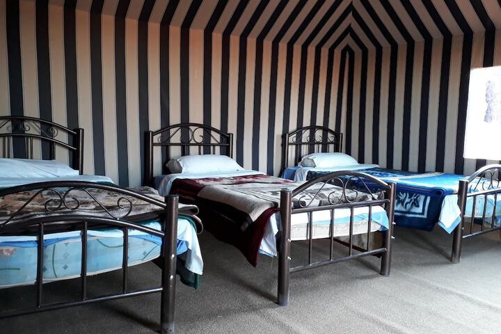 Room 10 of 72