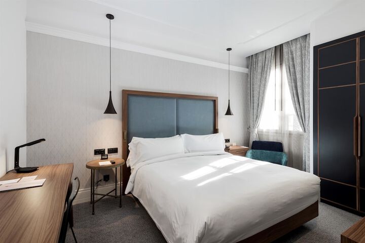 Room 19 of 113