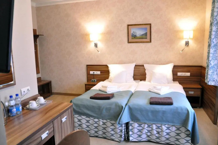 Room 4 of 22