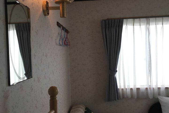 Room 18 of 36