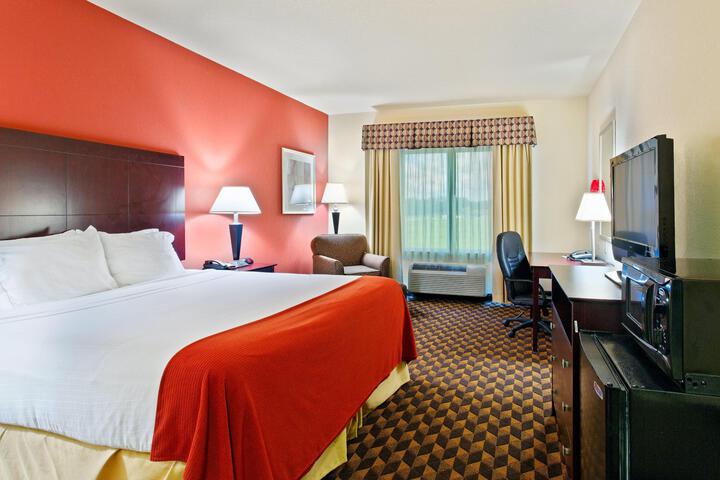 Standard Room, King or Two Doubles (1 of 2)