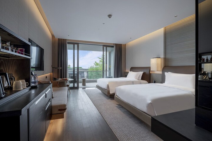 Room 10 of 175