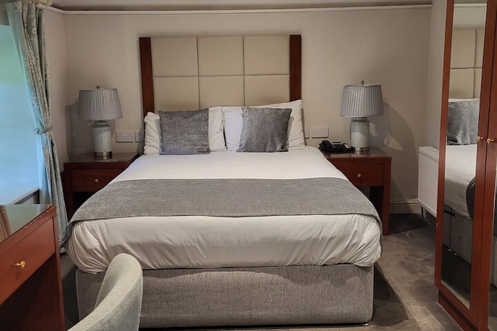Room 16 of 44