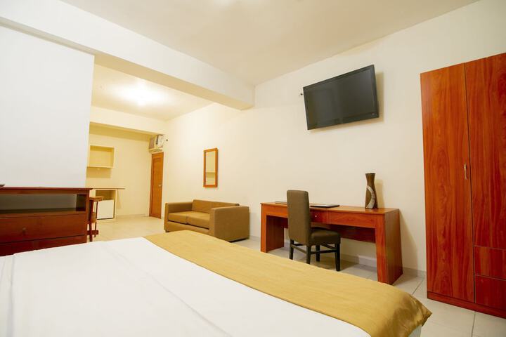 Room 10 of 36