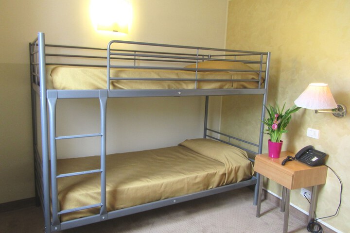Room 4 of 31