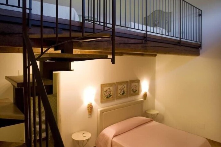 Room 10 of 44