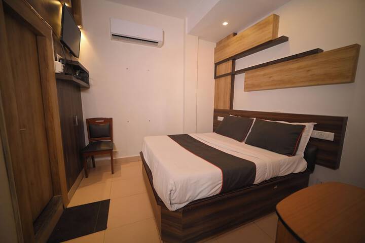 Room 22 of 38