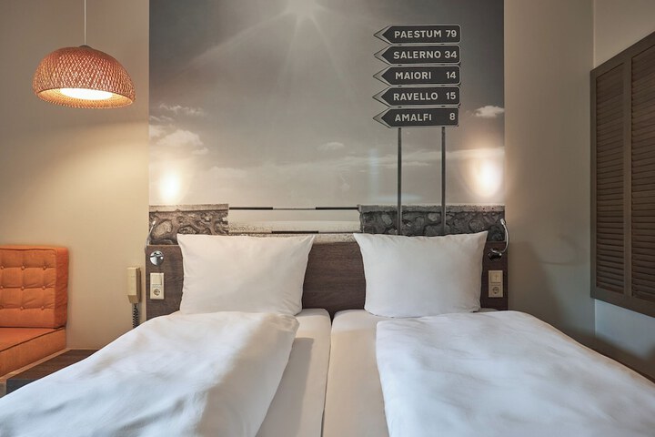 Room 40 of 75