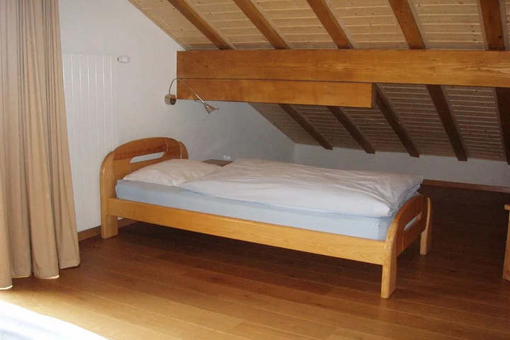 Room 4 of 19