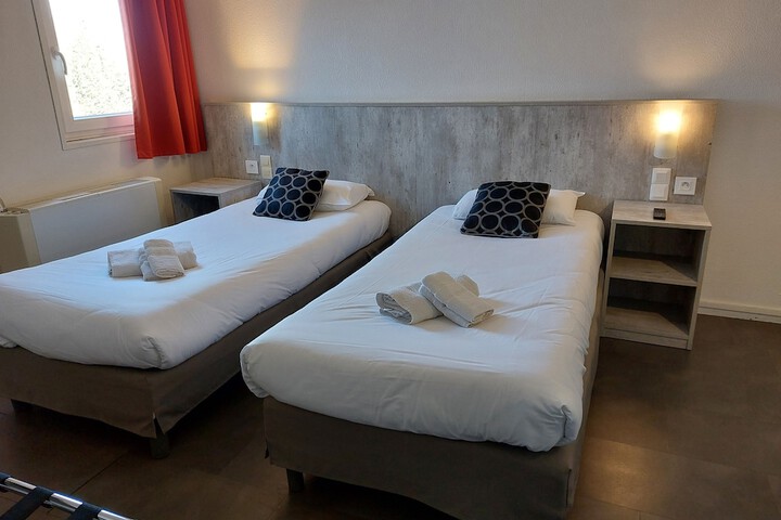 Room 14 of 42