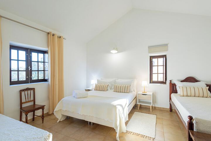 Room 15 of 99