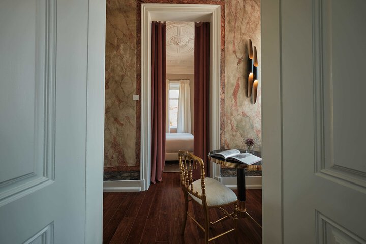 Room 66 of 245