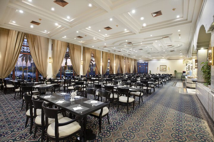 Dining 65 of 93