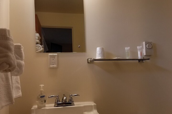 Room 18 of 34
