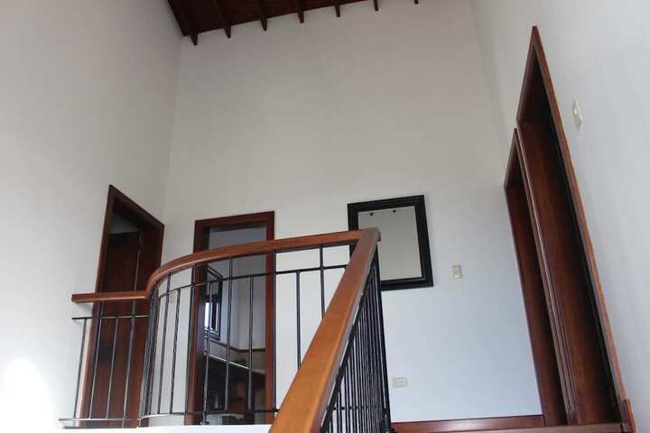 Room 35 of 171