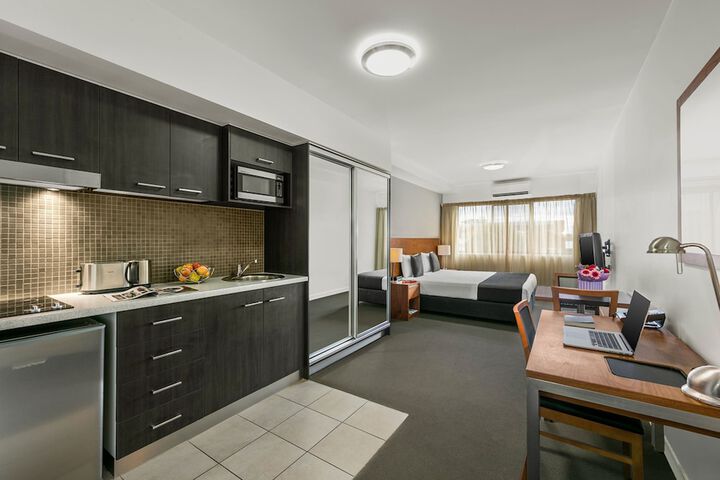Room 12 of 25