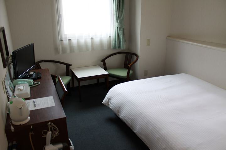 Room 6 of 32