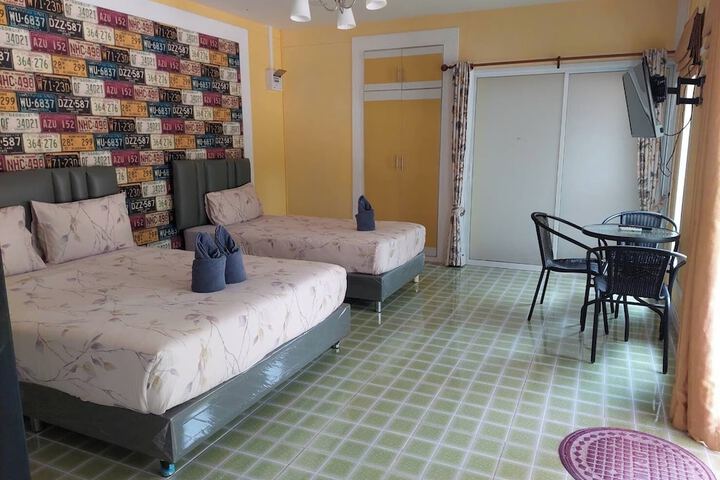 Room 107 of 195