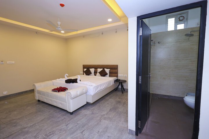 Room 14 of 50
