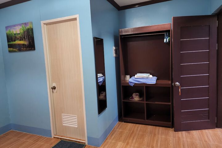 Room 10 of 19