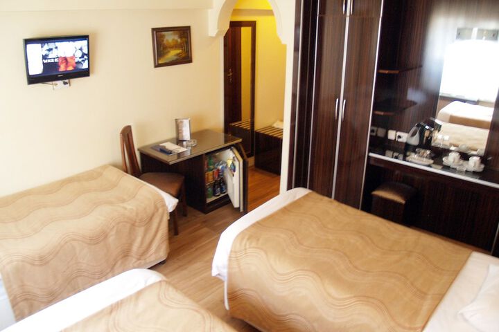 Room 9 of 31