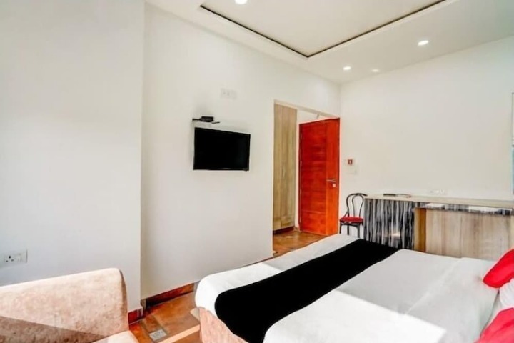 Room 3 of 9