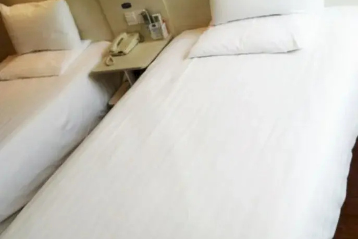 Room 3 of 13