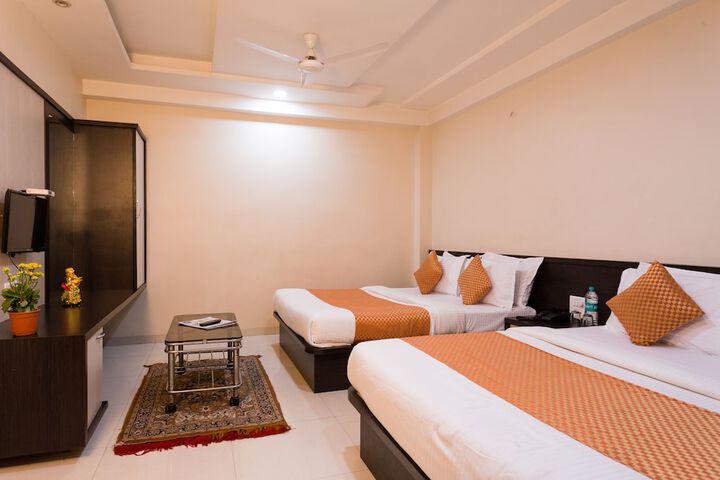 Room 8 of 33