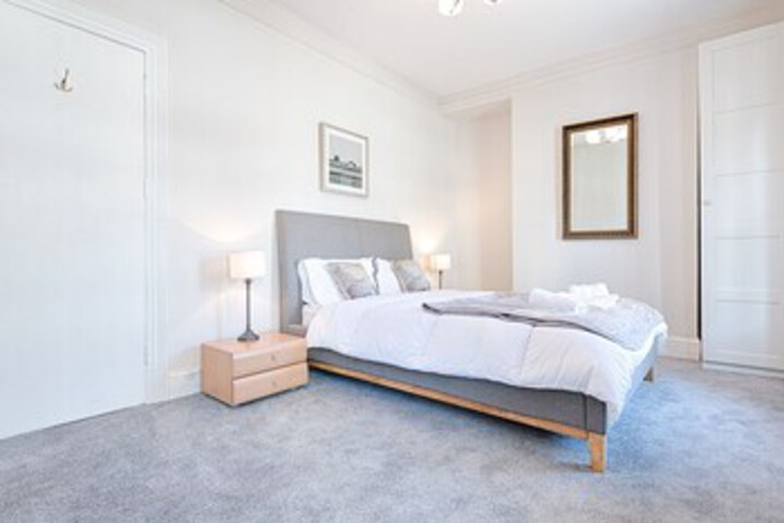 Swansea Town House 5 min to City Ctre