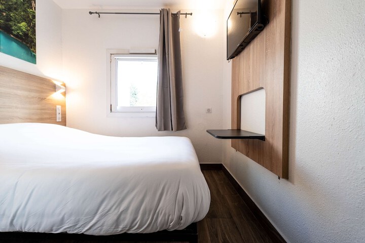 Room 13 of 31