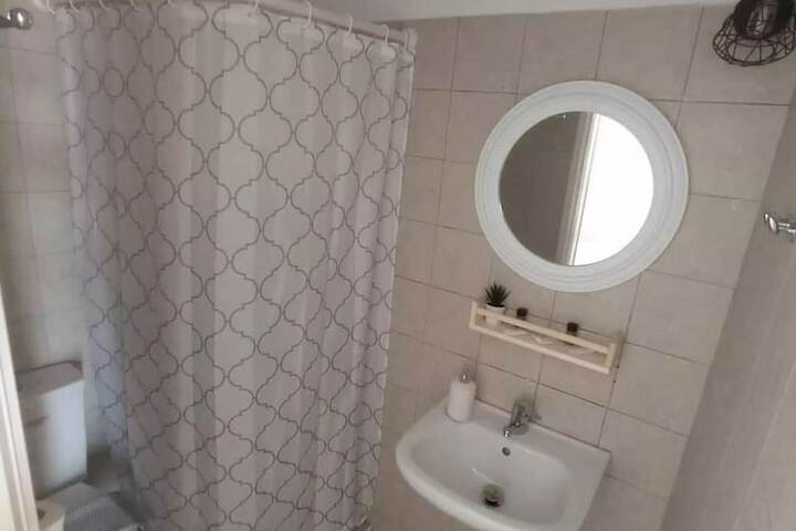 Room 32 of 44