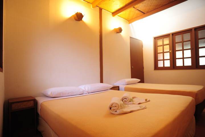 Room 13 of 36