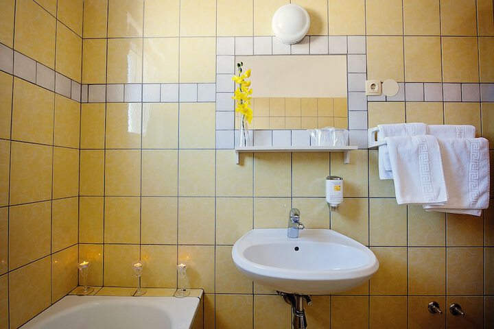 Room 47 of 101