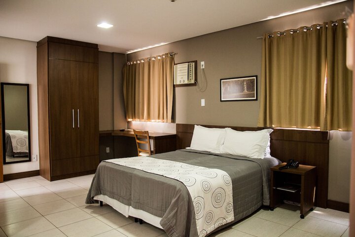 Room 11 of 24
