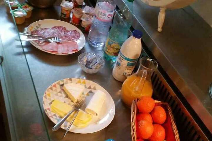Breakfast/Coffee Service 12 of 15
