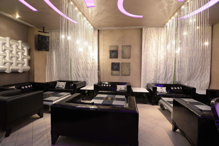 Lounge 103 of 133