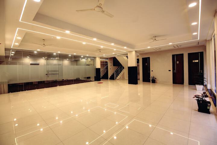 Ballroom/Hall 42 of 47